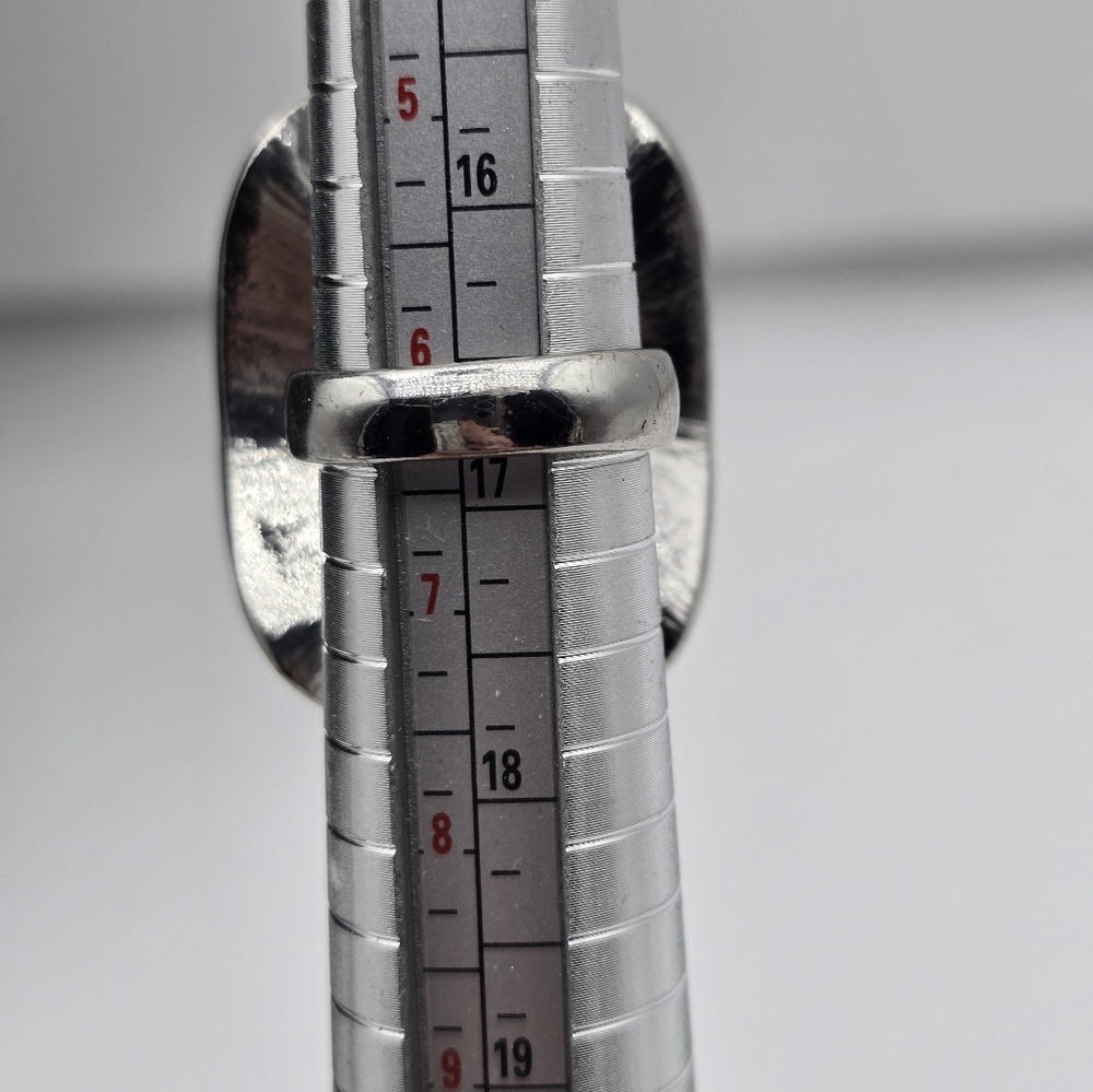 Elegant Silver Tone Statement Ring - image 8